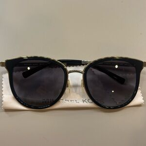 Michael Kors Sunglass